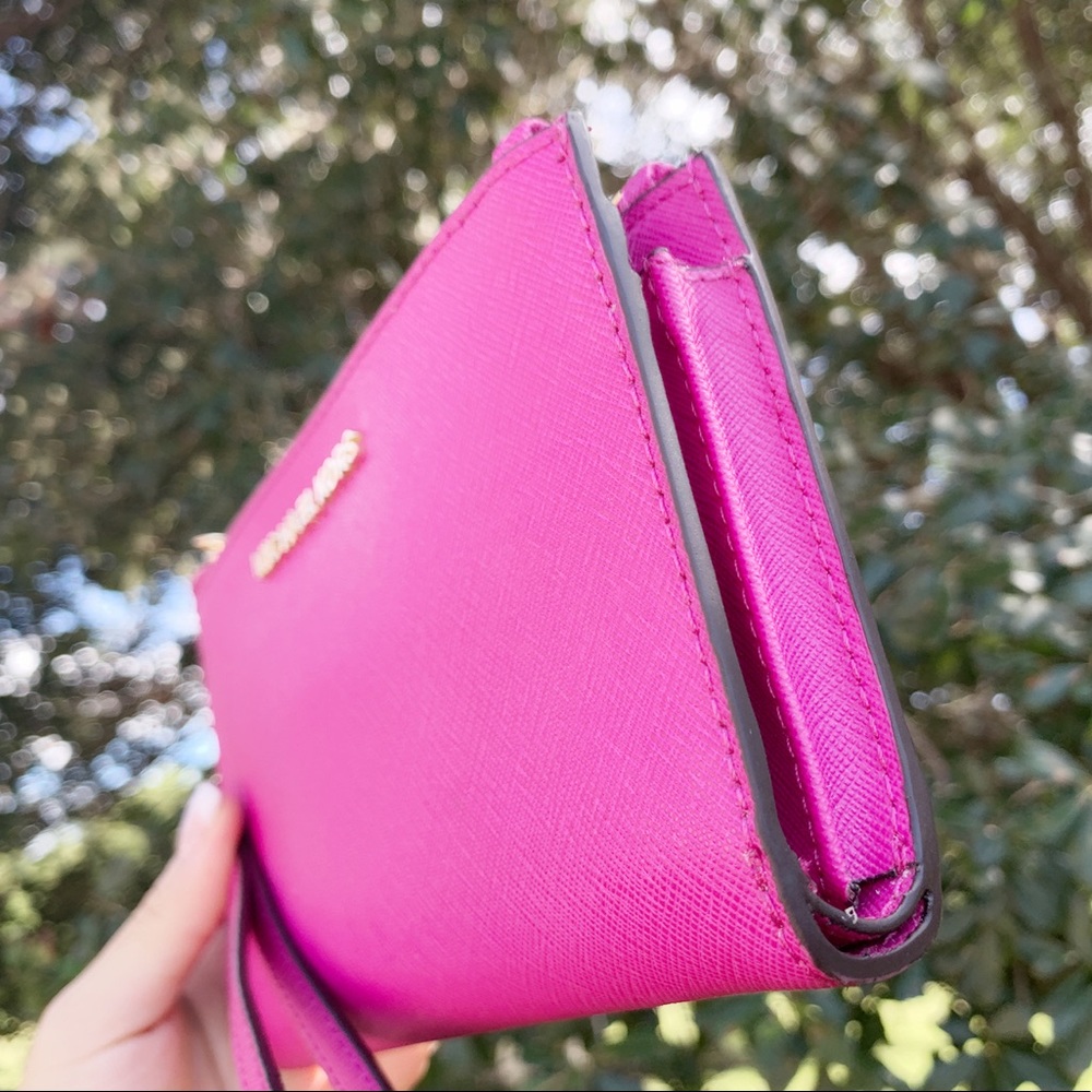 Michael kors large phone wallet wristlet ‼️SALE‼️ - Picture 3 of 6